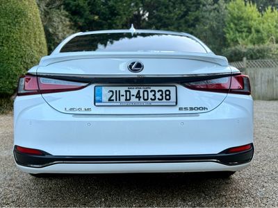 2021 Lexus ES 300h