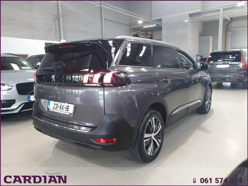 2023 Peugeot 5008