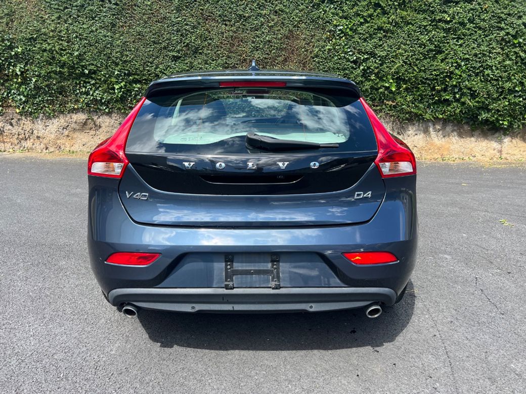 2019 Volvo V40