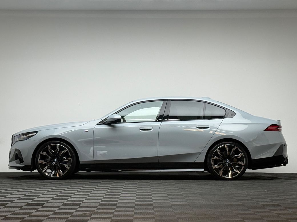 2023 BMW i5