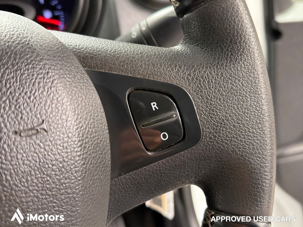 2021 Nissan NV300