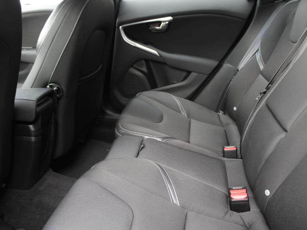 2018 Volvo V40
