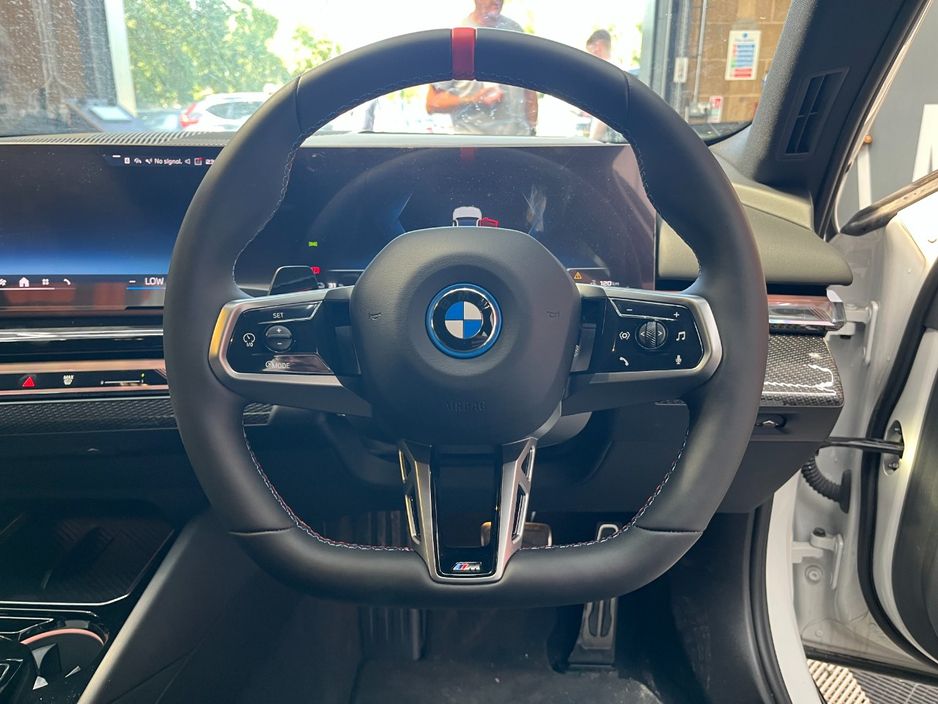 2024 BMW i5