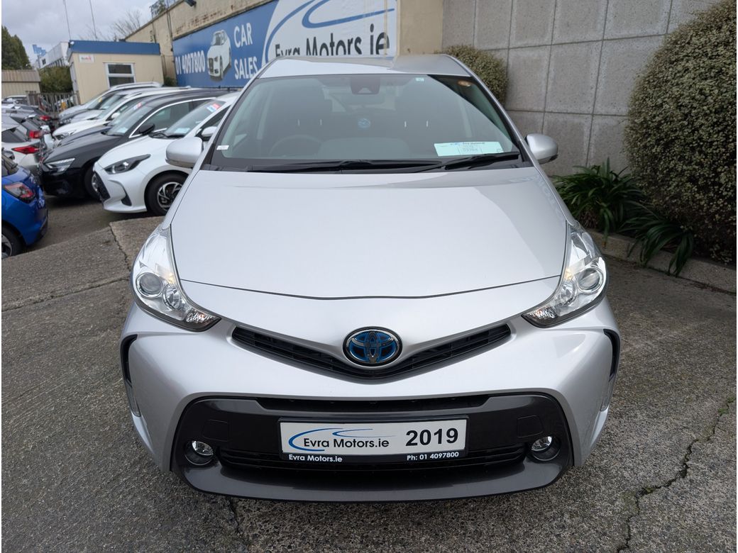 2019 Toyota Prius Alpha