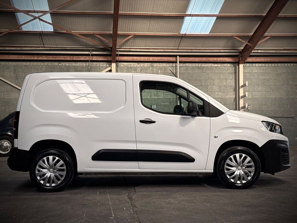 2022 Peugeot Partner