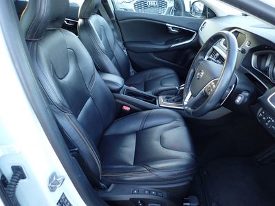 2017 Volvo V40 Cross Country