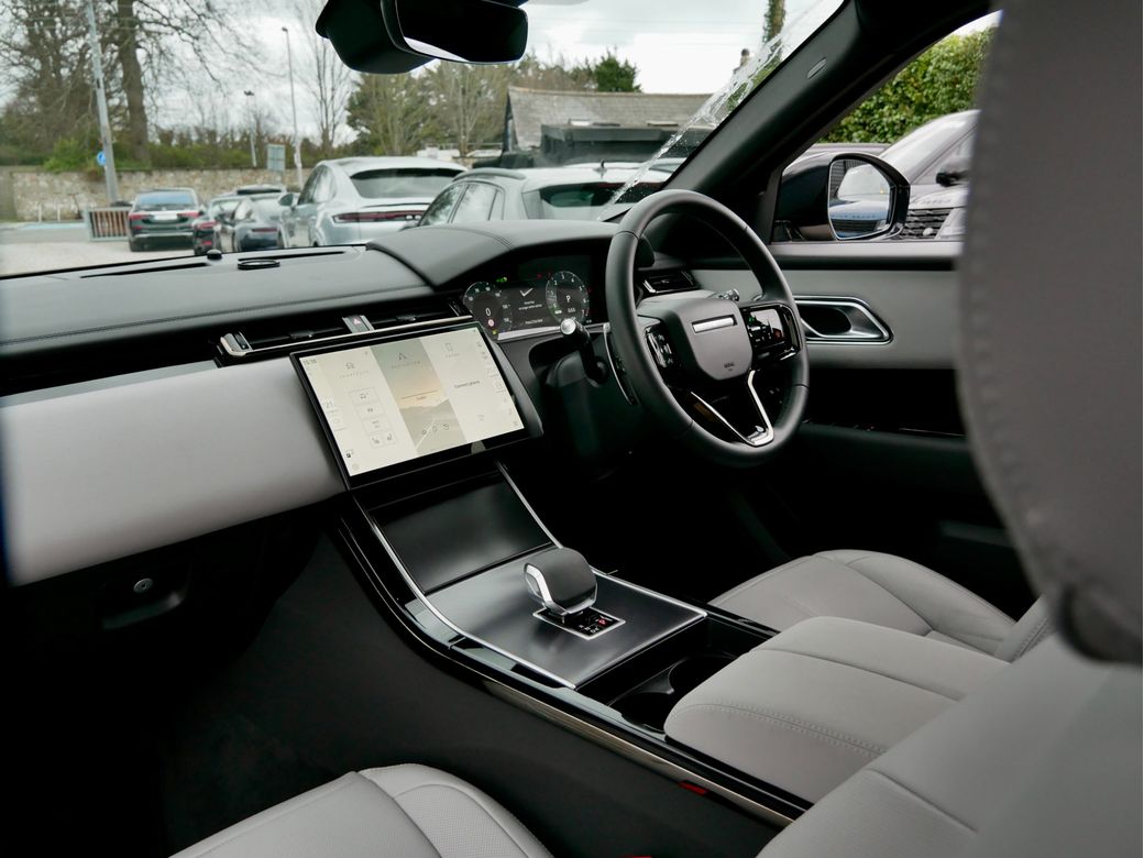 2025 Land Rover Range Rover Velar