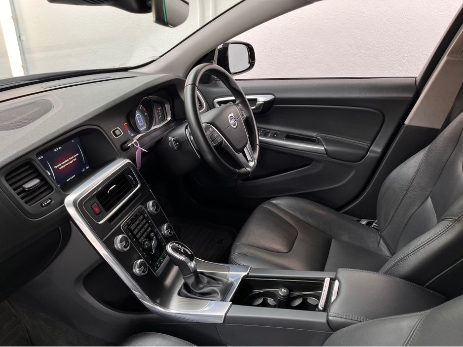 2016 Volvo V60 Cross Country