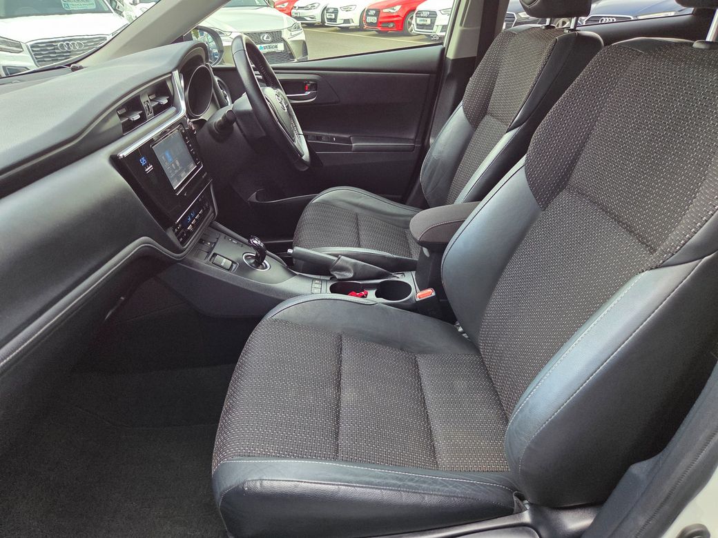 2016 Toyota Auris