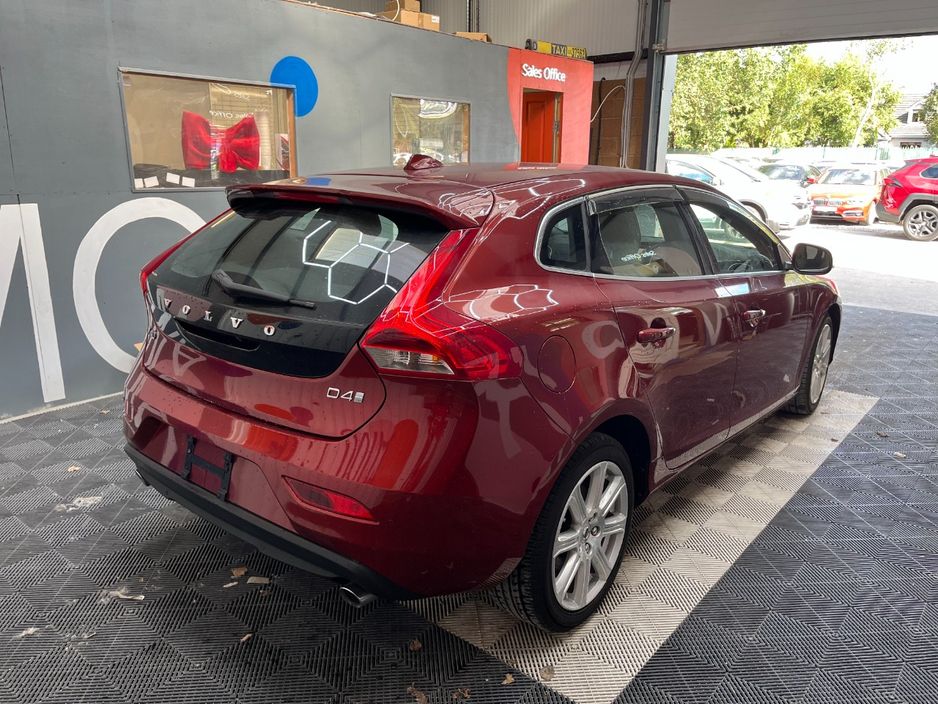 2017 Volvo V40