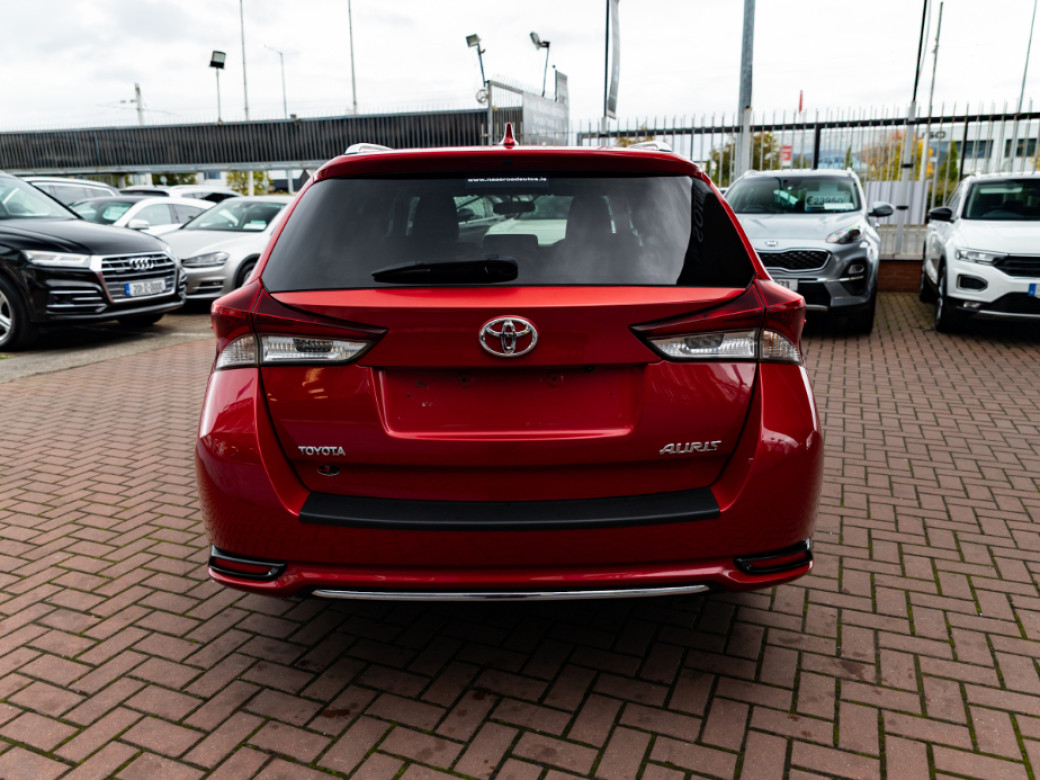2016 Toyota Auris