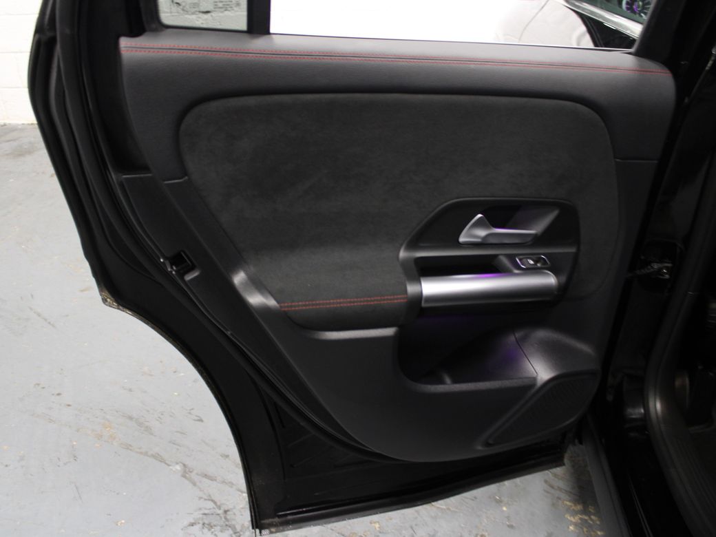 2025 Mercedes-Benz GLA Class