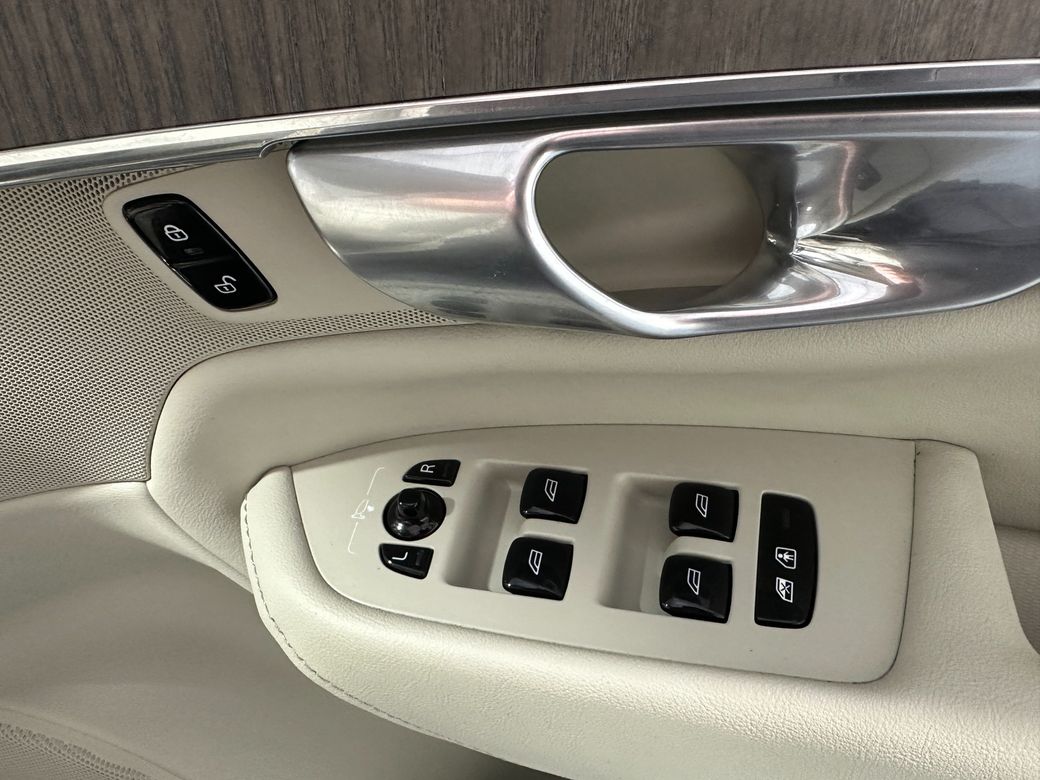 2023 Volvo XC90