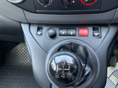 2015 Peugeot Partner