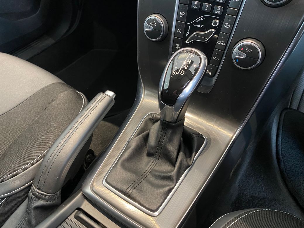 2016 Volvo V40