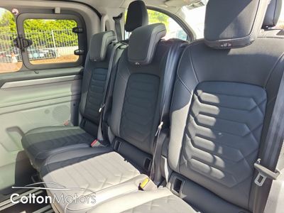 2025 Ford Tourneo Custom