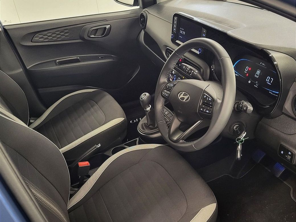 2025 Hyundai i10