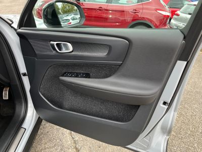 2021 Volvo XC40