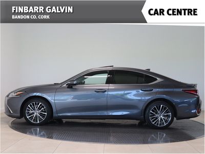 2022 Lexus ES 300h