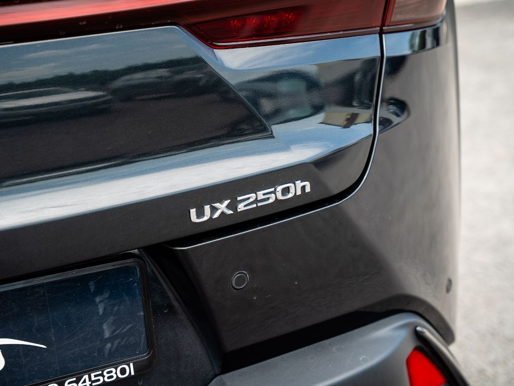 2023 Lexus UX 250H