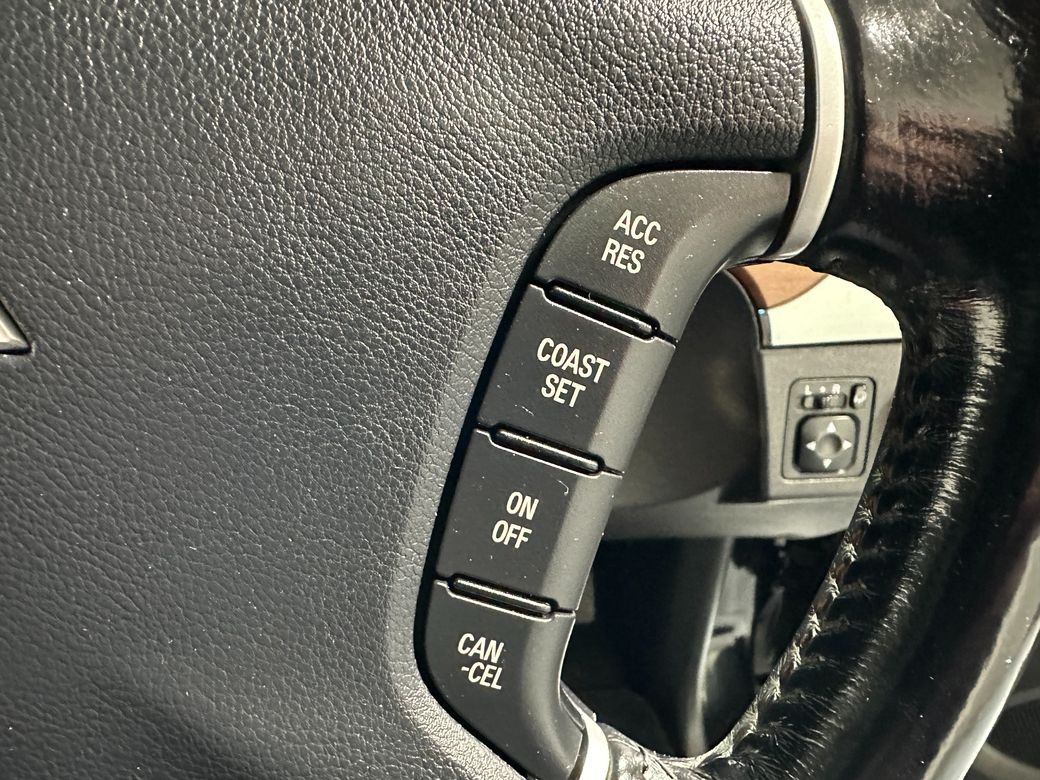 2014 Mitsubishi Pajero