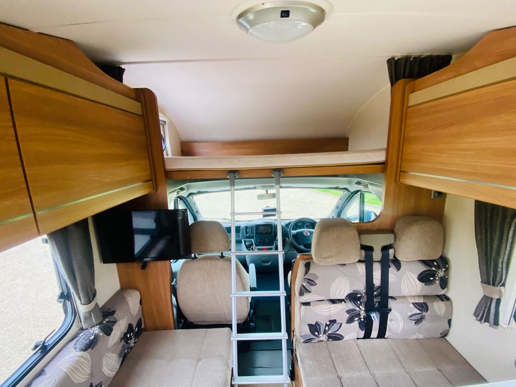 2011 SWIFT  ESCAPE 696 R.H.D MANUAL 6 BERTH
