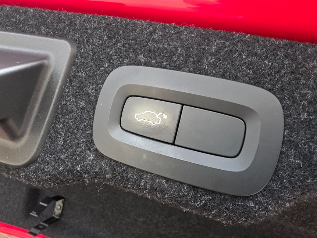 2017 Volvo S90