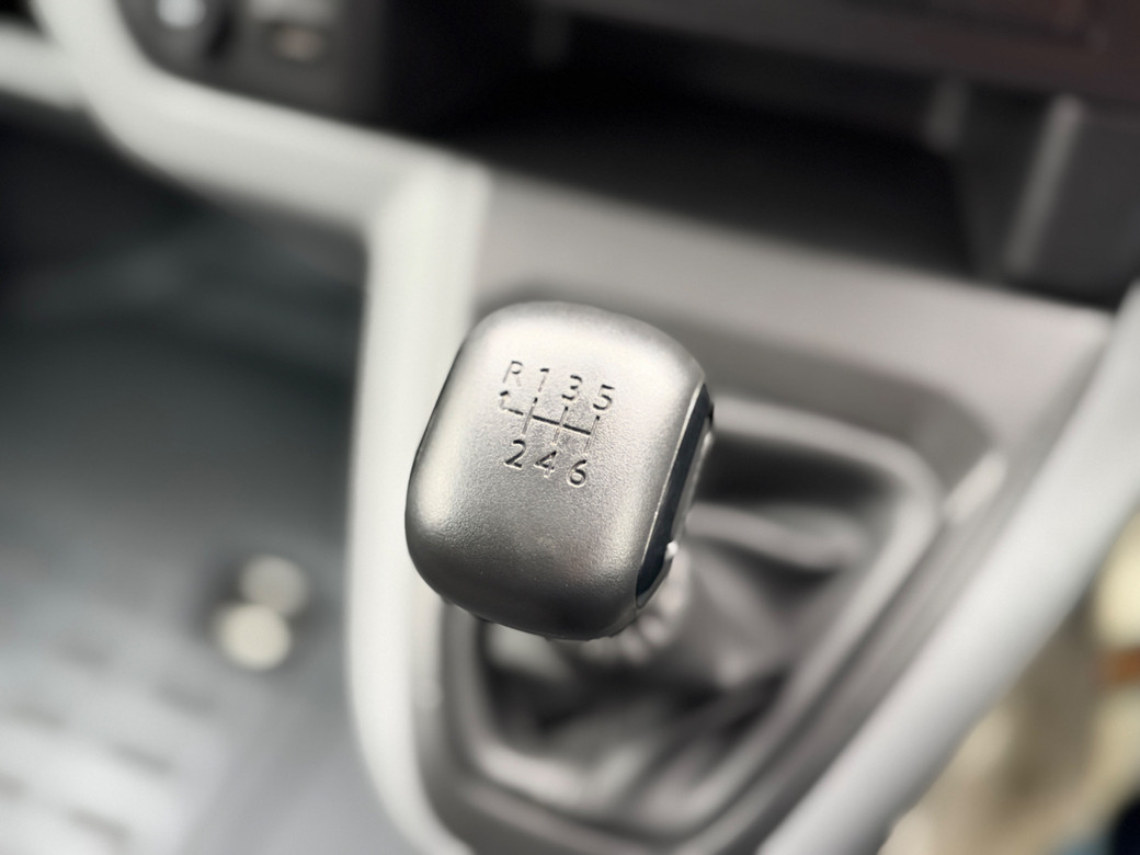 2022 Peugeot Expert