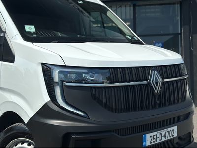 2025 Renault Master