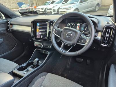2023 Volvo XC40