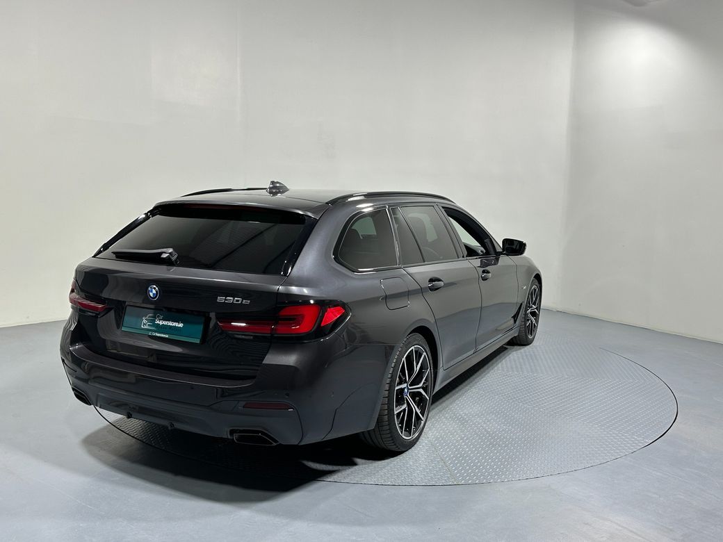 2021 BMW 530