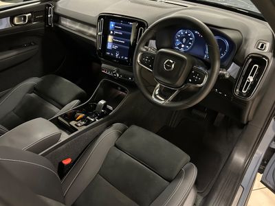 2023 Volvo XC40