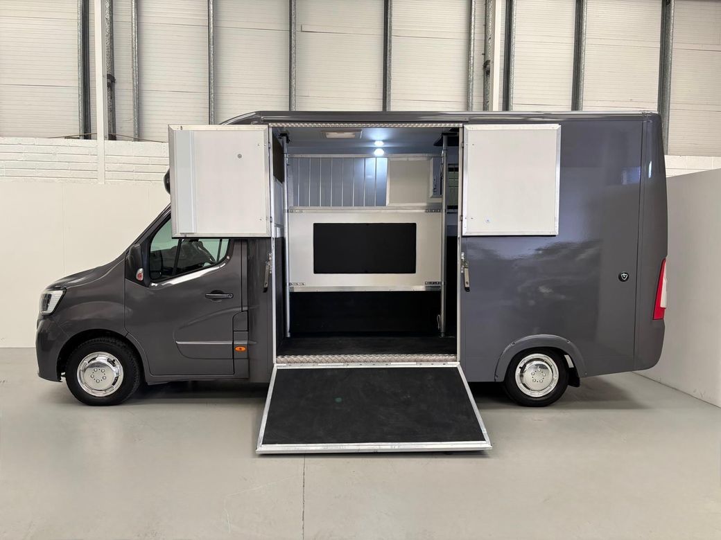 2020 Renault Master