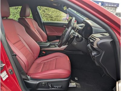 2017 Lexus IS 300h