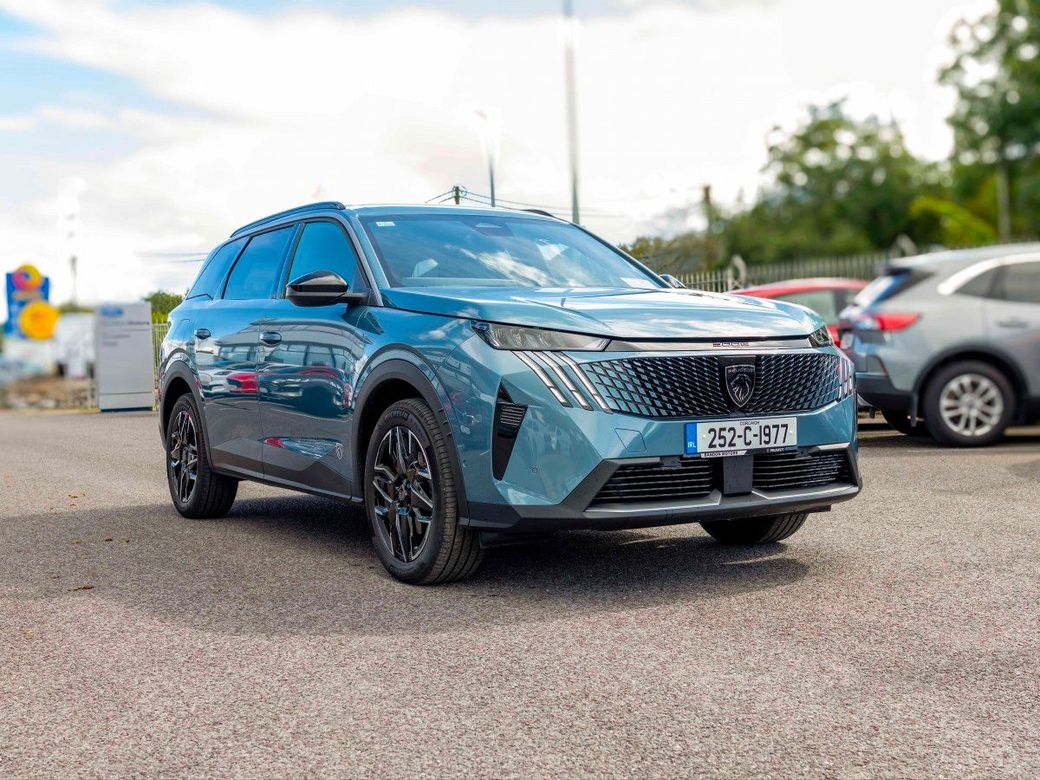 2025 Peugeot 5008