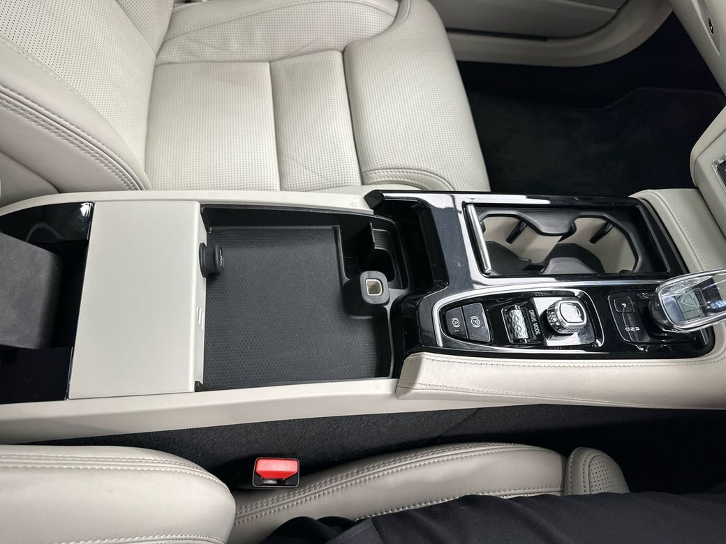 2020 Volvo S90