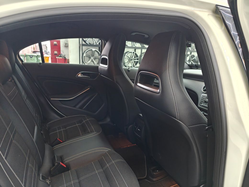 2015 Mercedes-Benz A 180