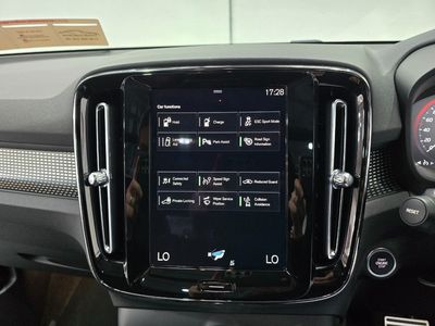 2022 Volvo XC40