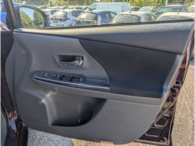 2014 Toyota Prius Alpha