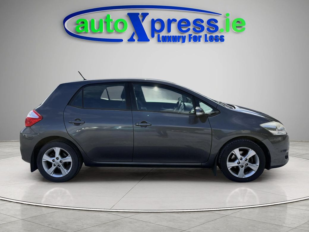 2011 Toyota Auris