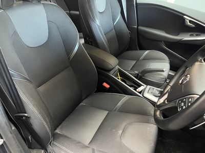 2017 Volvo V40