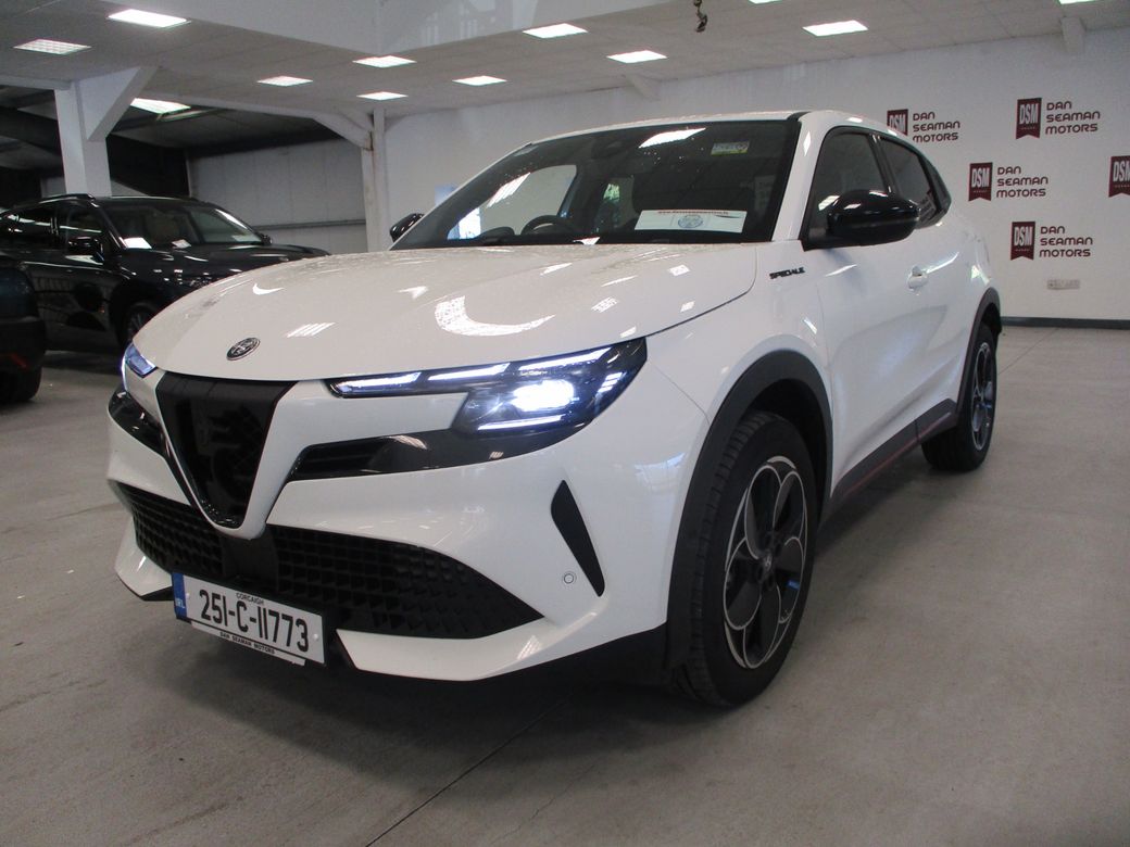 2025 Alfa Romeo Junior