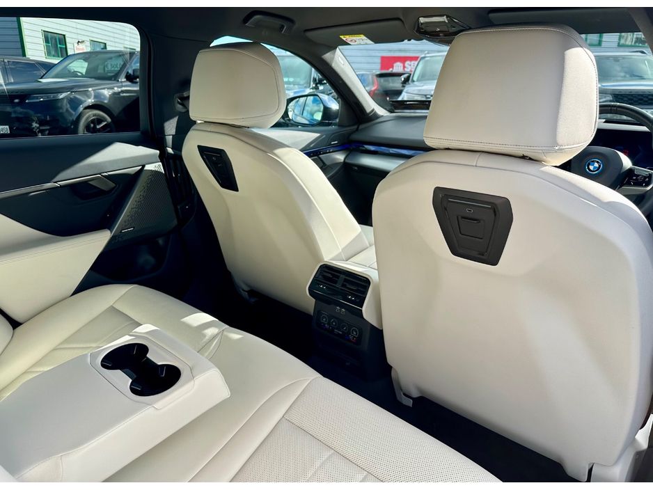 2025 BMW i5