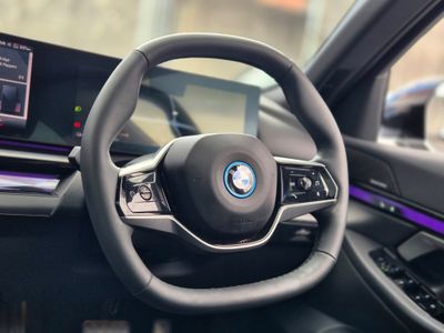 2025 BMW i5