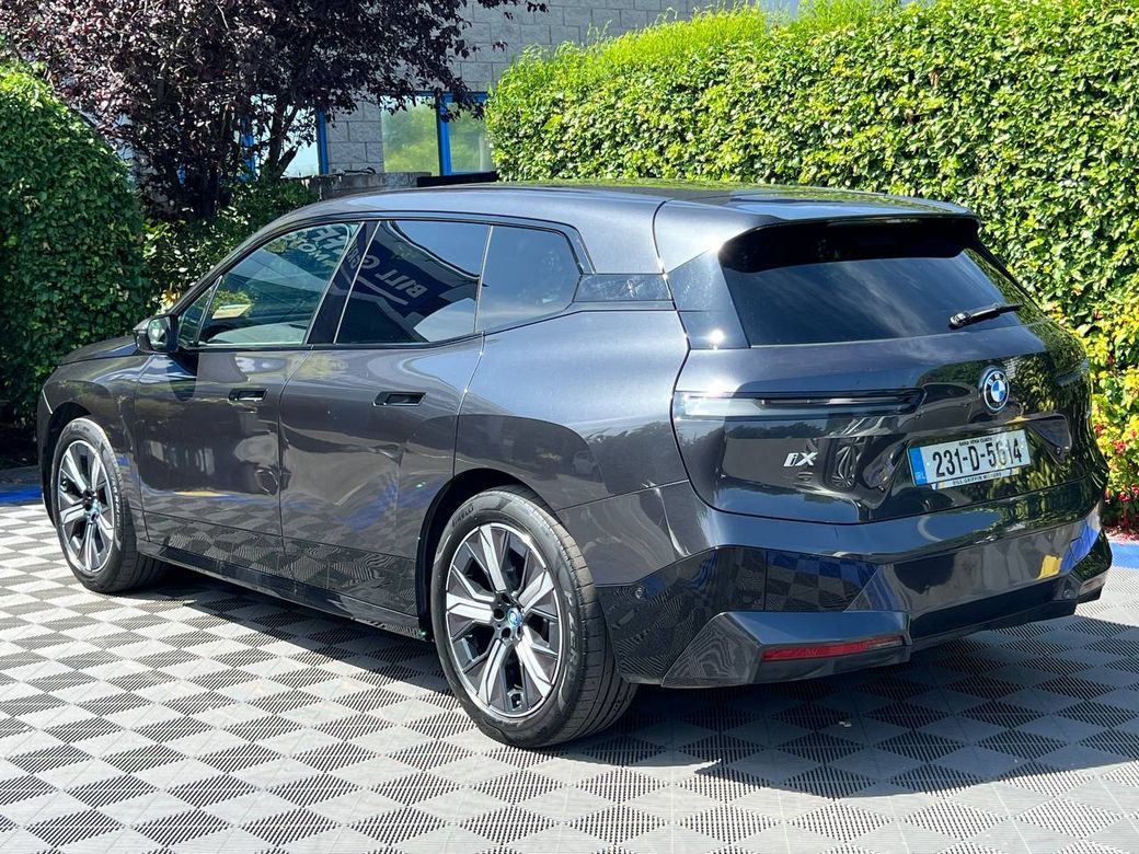 2023 BMW iX