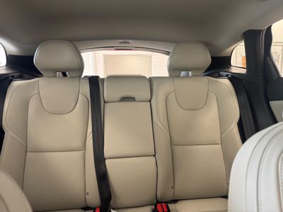 2017 Volvo V40