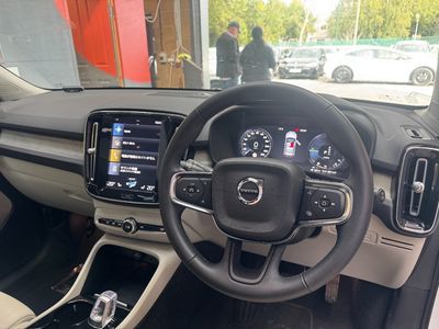 2022 Volvo XC40