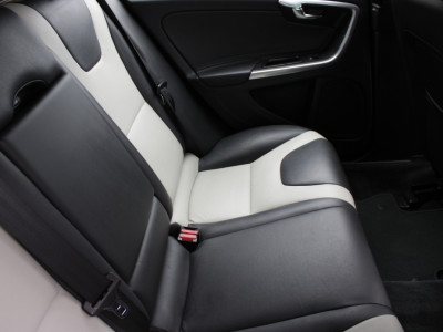 2016 Volvo V60