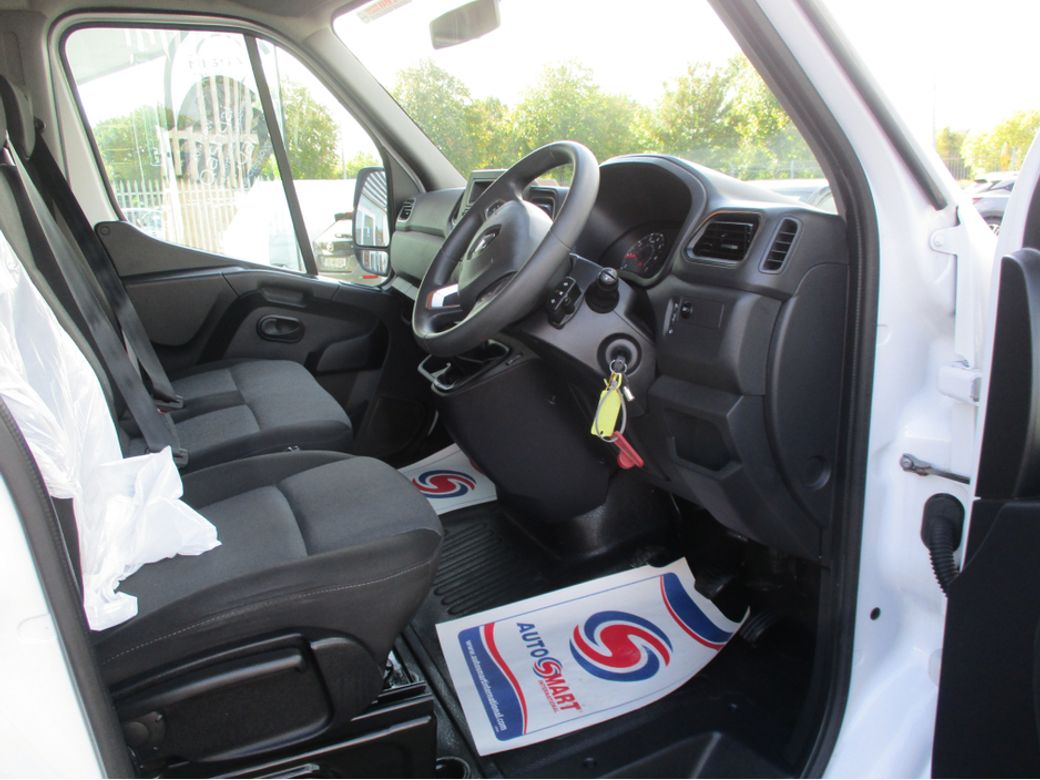 2022 Renault Master