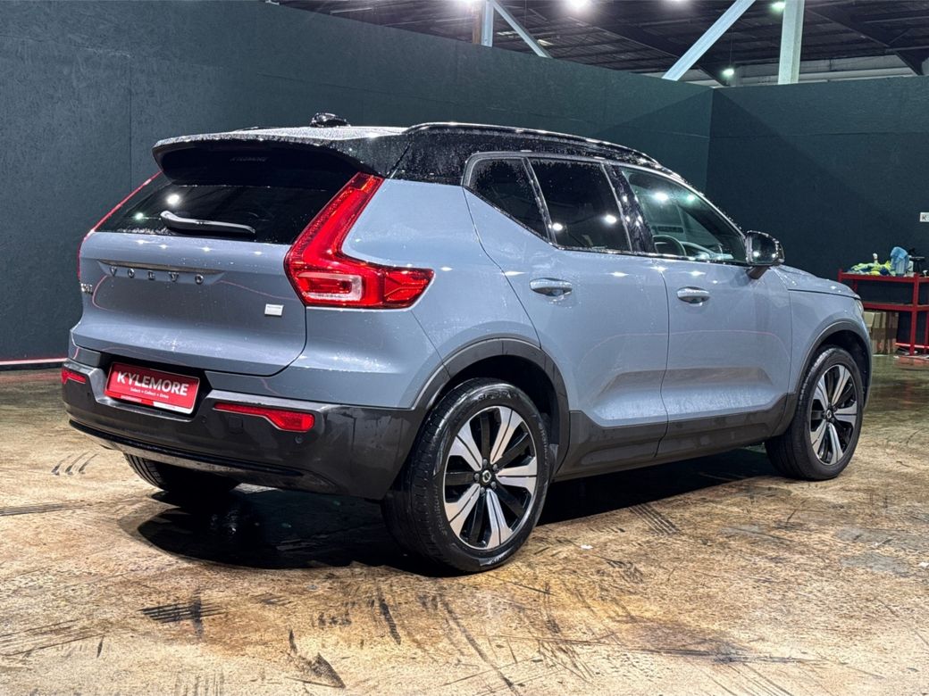2023 Volvo XC40